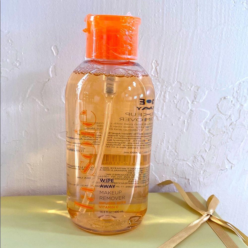 La Soie Wipe Away Make Up Remover